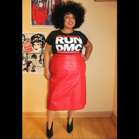 Vintage Dresses & Skirts - Red 
Vintage Plus Size Red Leather Skirt